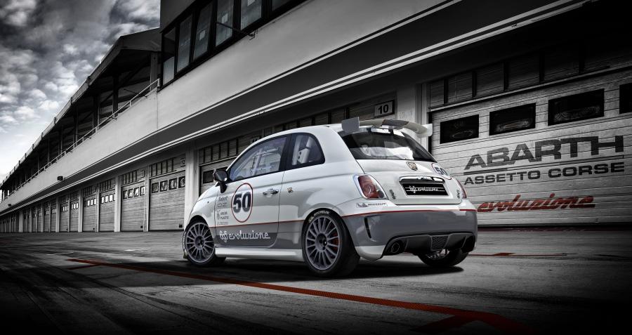  Abarth 695 Assetto Corse Evoluzione 2014 года  (фото 2 из 12)